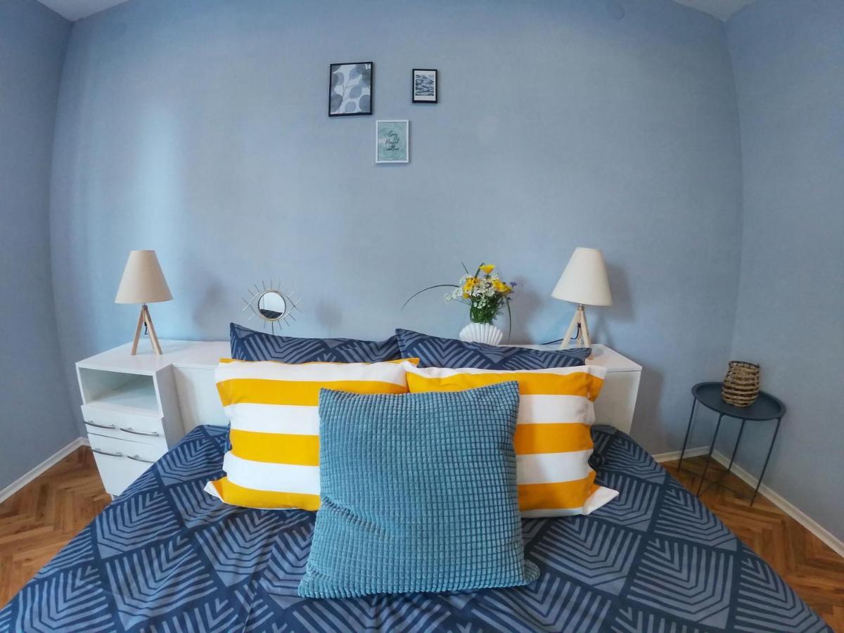 Into The Blue, 4 Guests, 5 Min Away From The Daire *