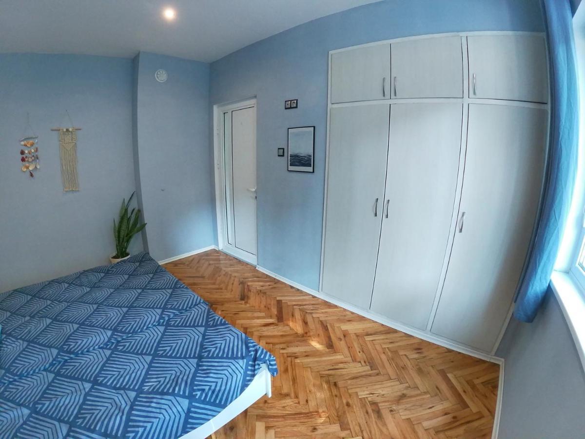 Into The Blue, 4 Guests, 5 Min Away From The Daire *
